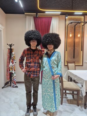 W pobliskiej restauracji W pobliskiej restauracji