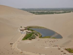Jezioro półksiężyca na Gobi Jezioro półksiężyca na Gobi