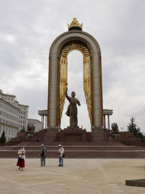 Monument ojca założyciela – Ismoili Somoni Monument ojca założyciela – Ismoili Somoni