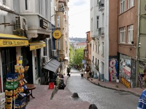 Dzielnica Taksim jest bardzo górzysta Dzielnica Taksim jest bardzo górzysta