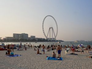 Plaża Jumeirah tuż przed zachodem słońca Plaża Jumeirah tuż przed zachodem słońca