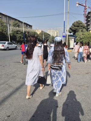 Lokalna moda w Tadżykistanie Lokalna moda w Tadżykistanie
