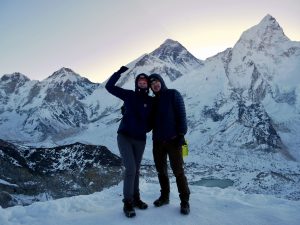 Na szczycie Kala Patthar z Everestem w tle Na szczycie Kala Patthar z Everestem w tle