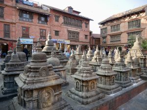 Wewnętrzny dziedziniec Swayambhunath Wewnętrzny dziedziniec Swayambhunath