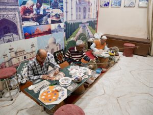 Prezentacja tworzenia zdobień użytych w Taj Prezentacja tworzenia zdobień użytych w Taj
