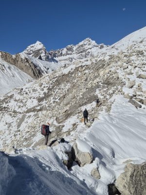 Trekking lodowcem zalecany jest wcześnie rano Trekking lodowcem zalecany jest wcześnie rano