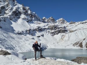 W tle jezioro Gokyo W tle jezioro Gokyo