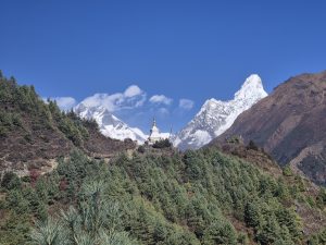 Stupa i Ama Dablam Stupa i Ama Dablam