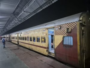 Powrót do Delhi w drugim standardzie Powrót do Delhi w drugim standardzie